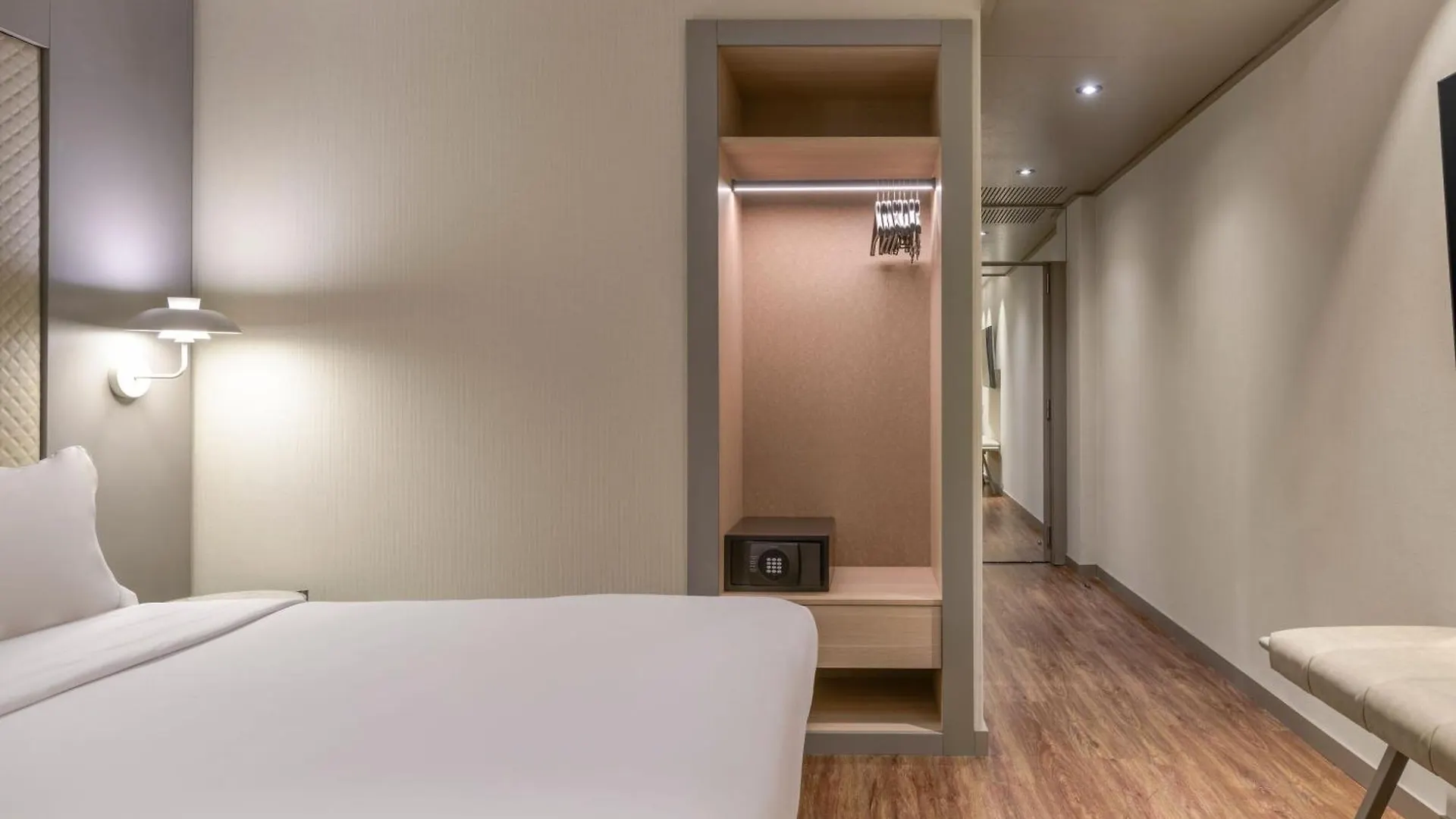 Ac Hotel Som By Marriott L'Hospitalet de Llobregat