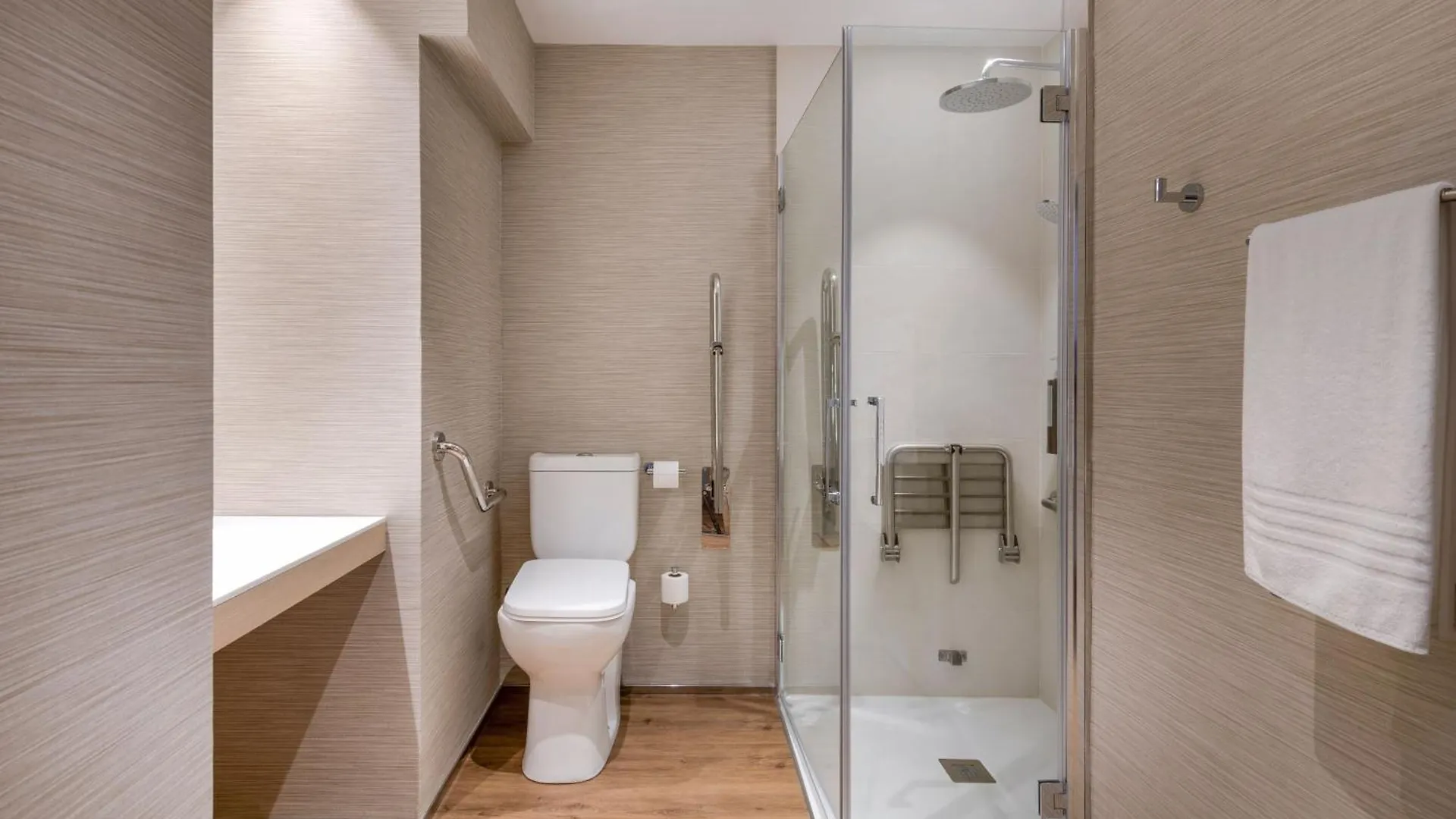 Ac Hotel Som By Marriott L'Hospitalet de Llobregat 4*,  Spain