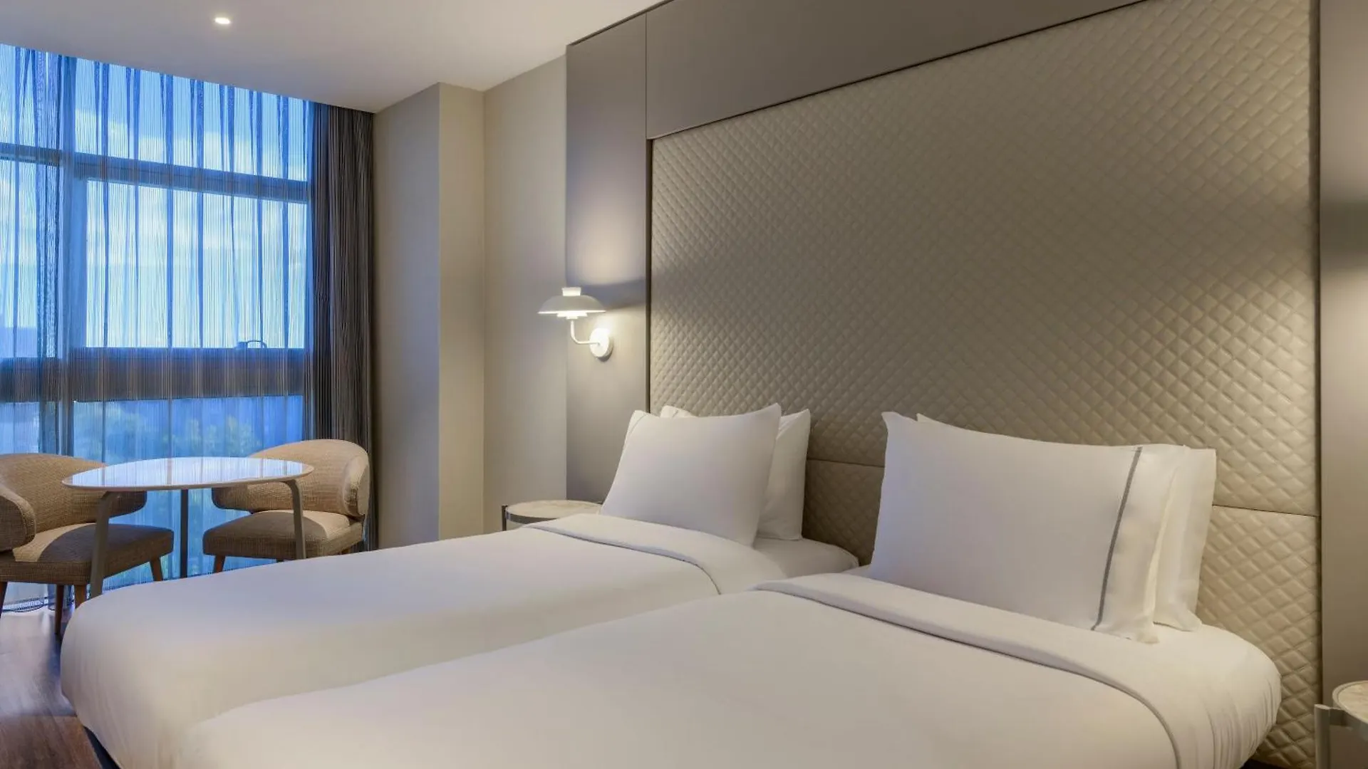 Ac Hotel Som By Marriott L'Hospitalet de Llobregat